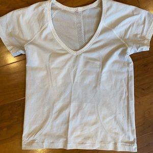 Lululemon Run Swiftly V Neck T Shirt Race Length